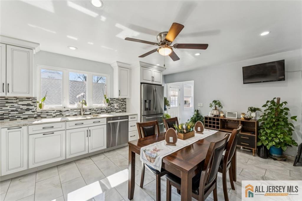 33 Safran Avenue Edison, NJ 08837 - Photo 11 of 31