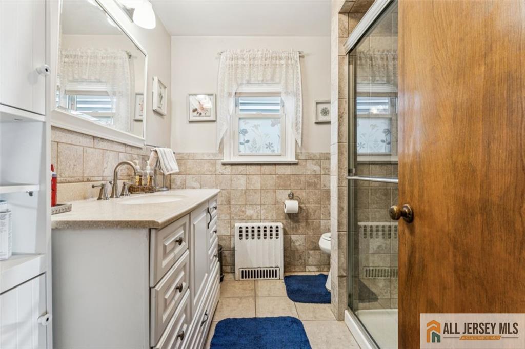 33 Safran Avenue Edison, NJ 08837 - Photo 24 of 31