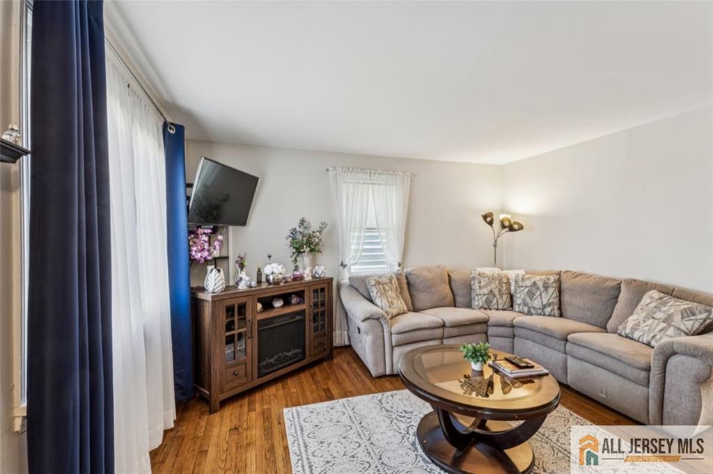 33 Safran Avenue Edison, NJ 08837 - Photo 8 of 31