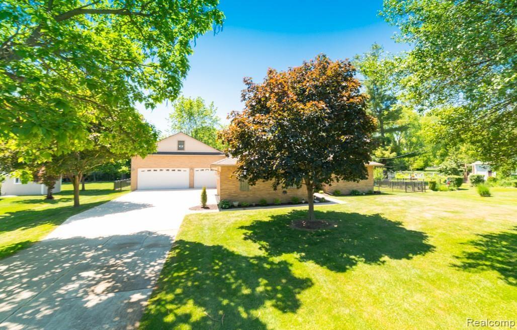 911 Francis Street Rochester, MI 48307 - Photo 4 of 76 911 Francis-2.jpg
