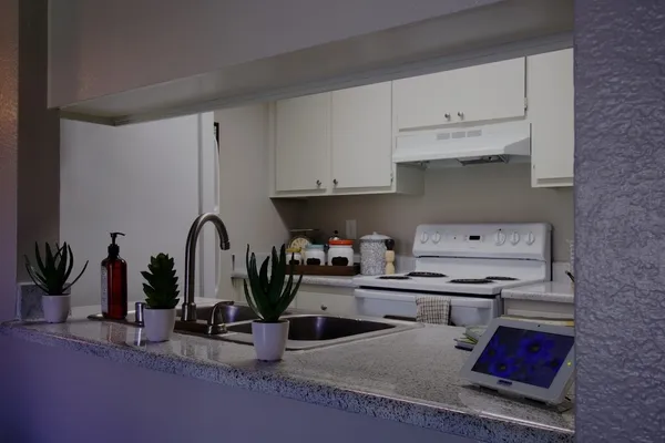 $1,170 | 200 South Linden Avenue, Unit 50, Rialto, CA 92376