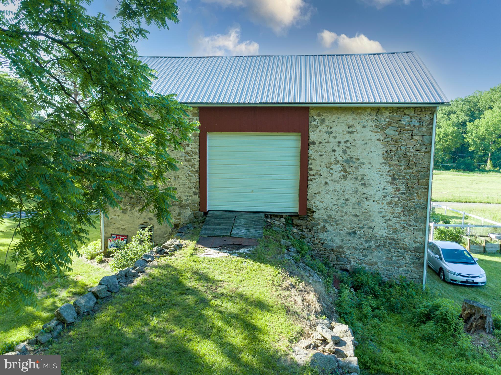 2695 Hill Road Reading, PA 19606 - Photo 11 of 61