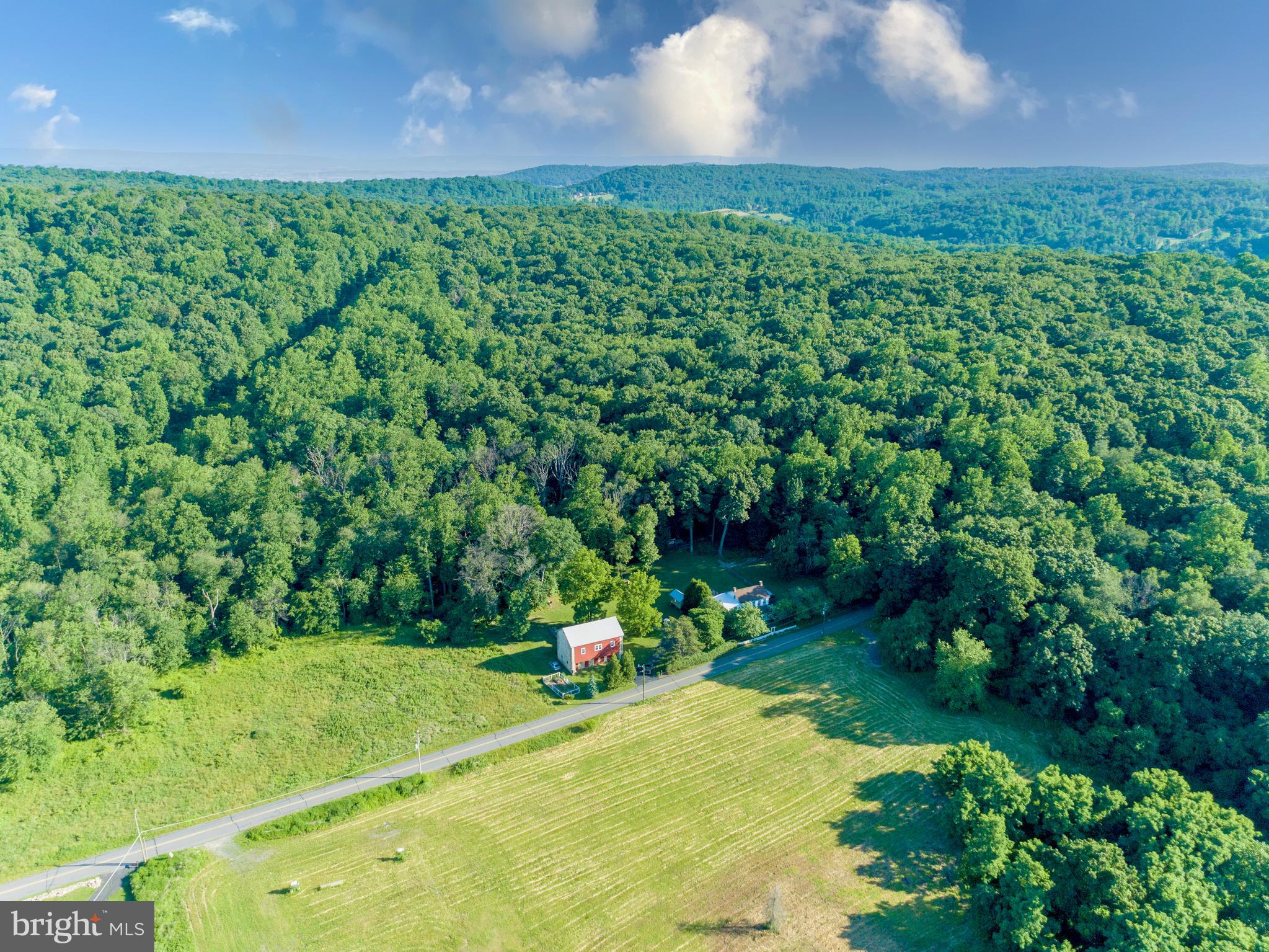 2695 Hill Road Reading, PA 19606 - Photo 5 of 61