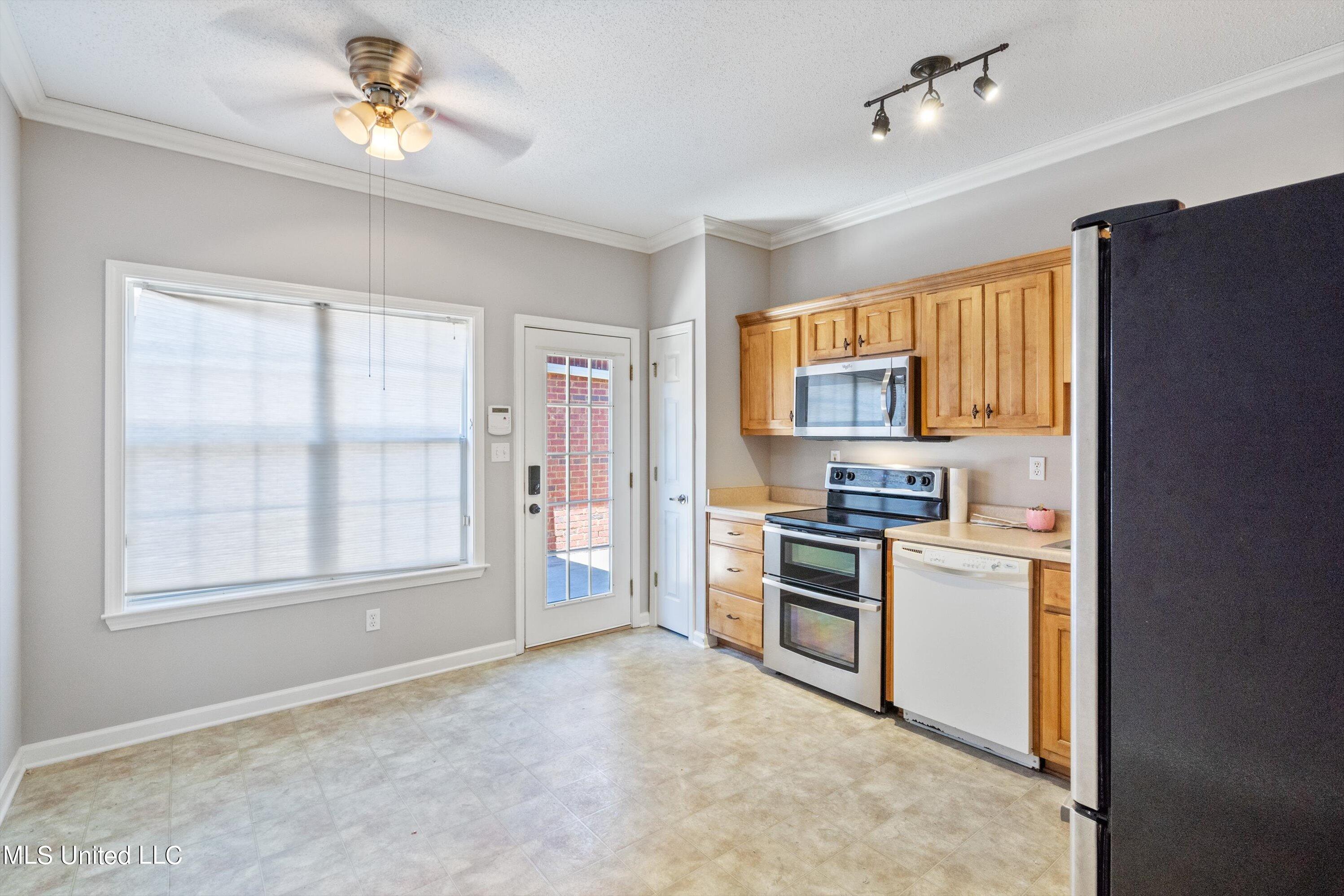 925 Cardinal Lane Hernando, MS 38632 - Photo 4 of 27 04-DSC1721