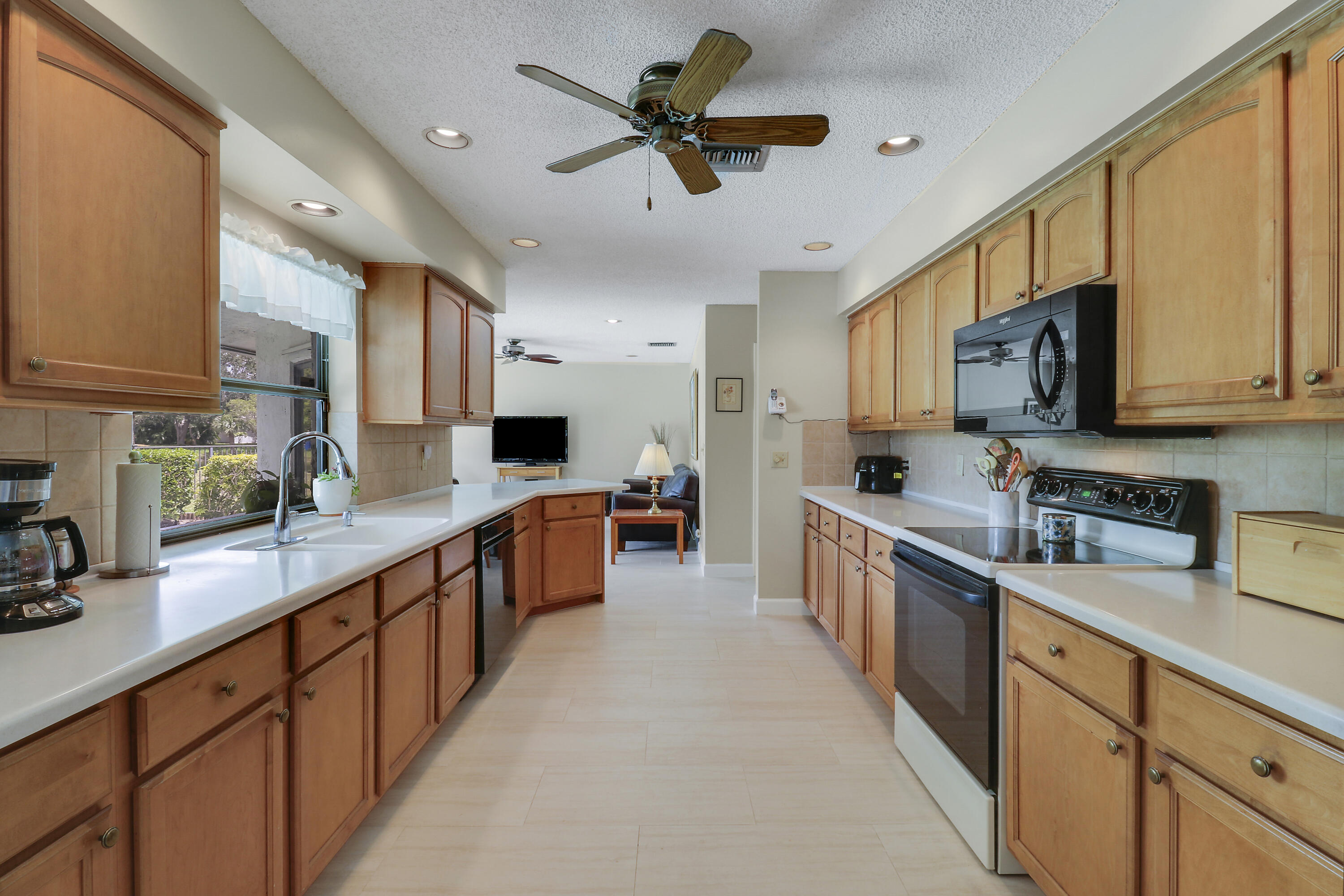 21777 Beachnut Drive Boca Raton, FL 33433 - Photo 6 of 64 Kitchen