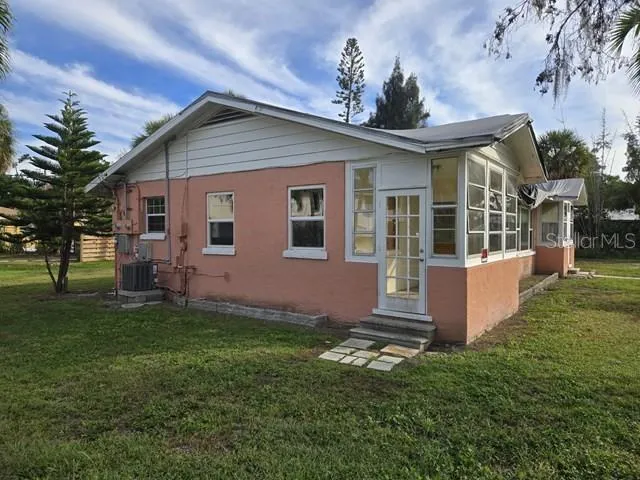 $990,000 | 3615 Higel Avenue, Sarasota, FL 34242