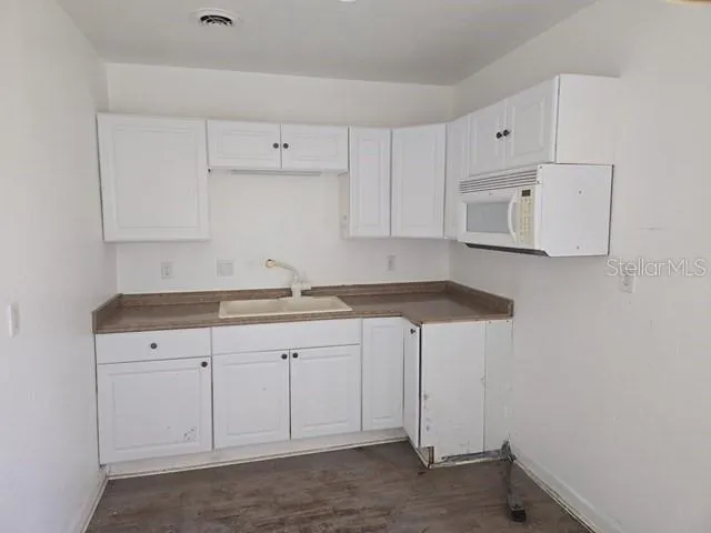 $990,000 | 3615 Higel Avenue, Sarasota, FL 34242