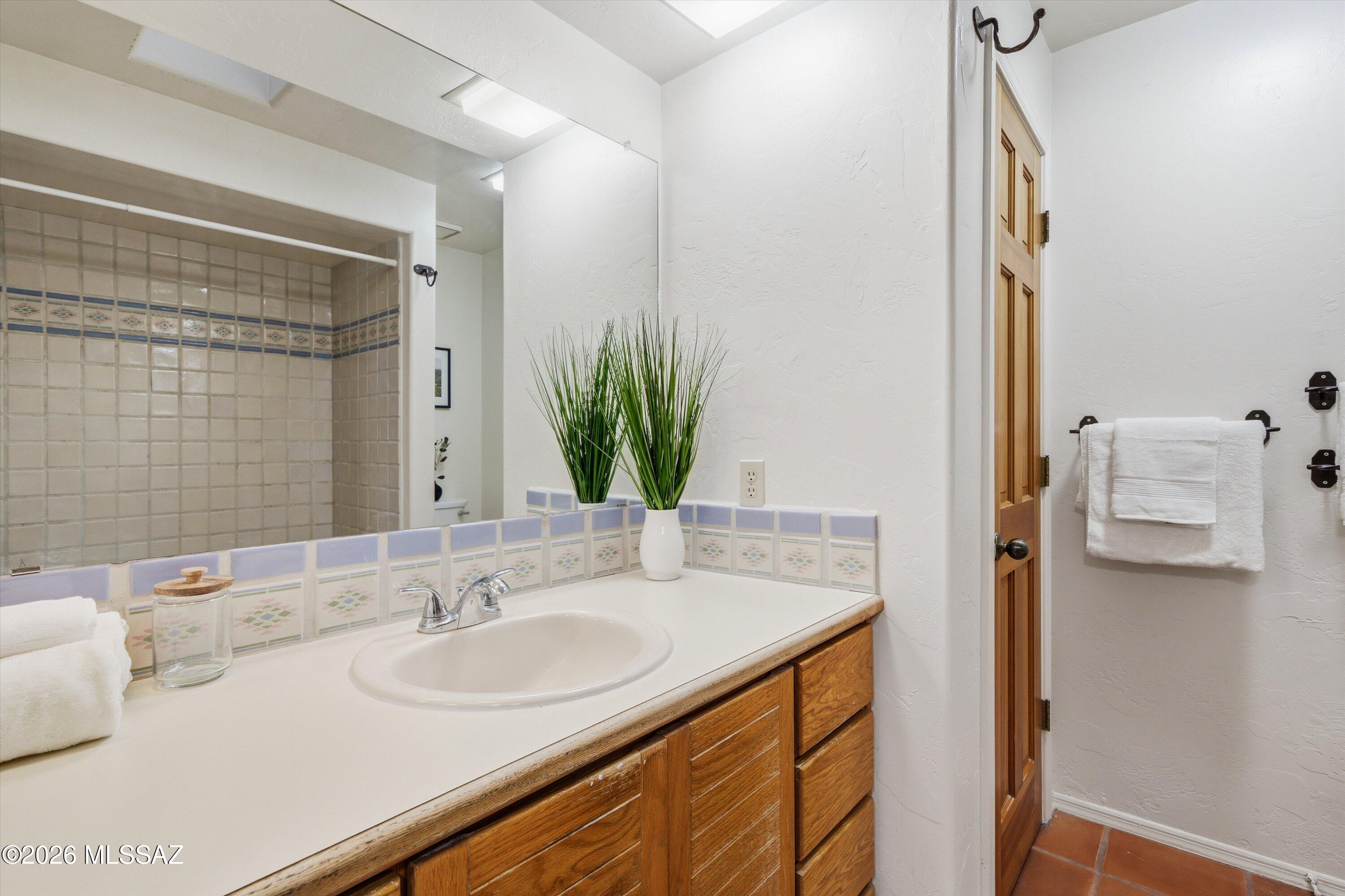 2882 East Sierra Vista Road Tucson, AZ 85716 - Photo 30 of 43 Primary Bathroom