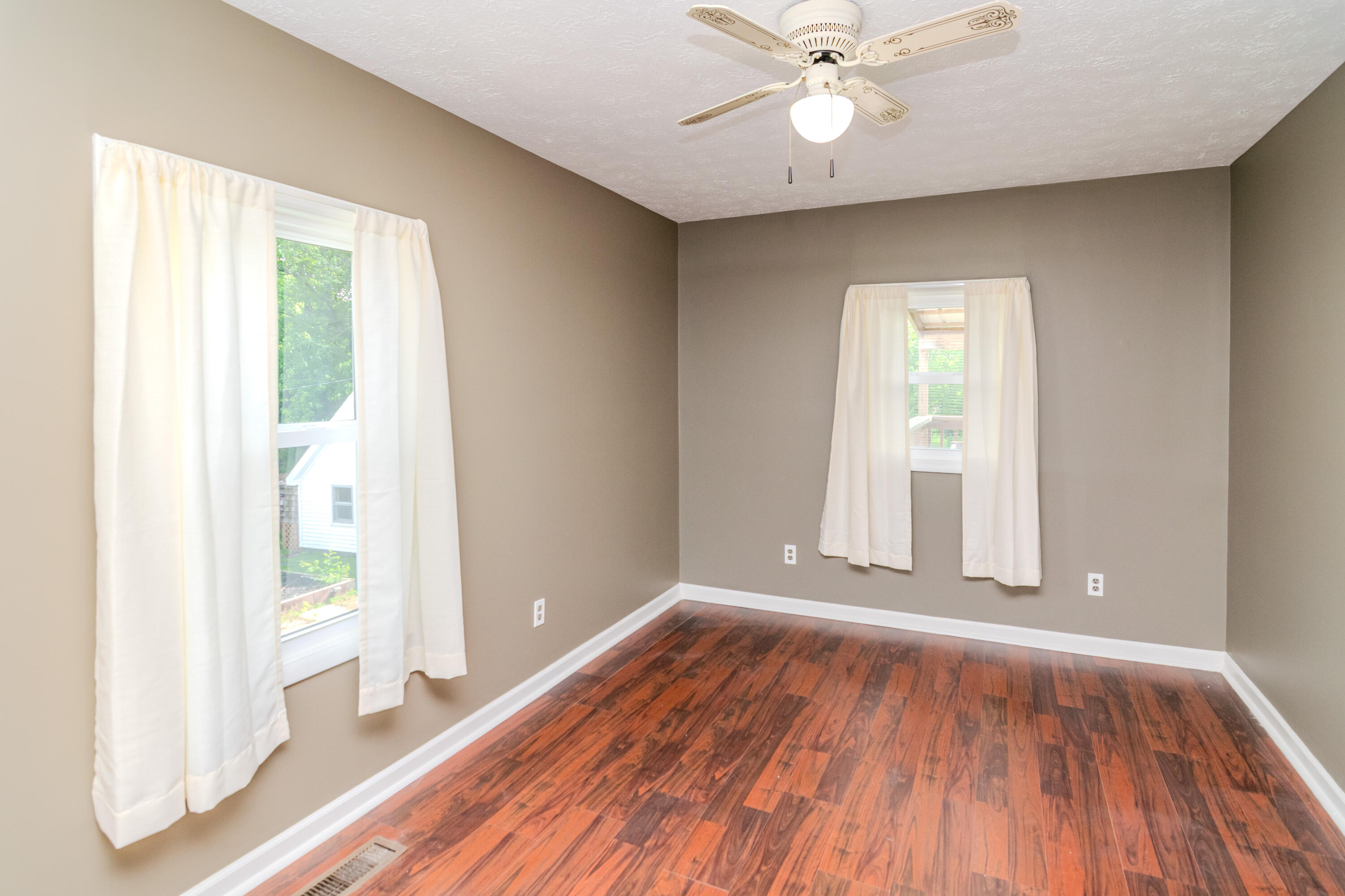 217 Locust Grove Road Winchester, KY 40391 - Photo 27 of 48 Bedroom 2
