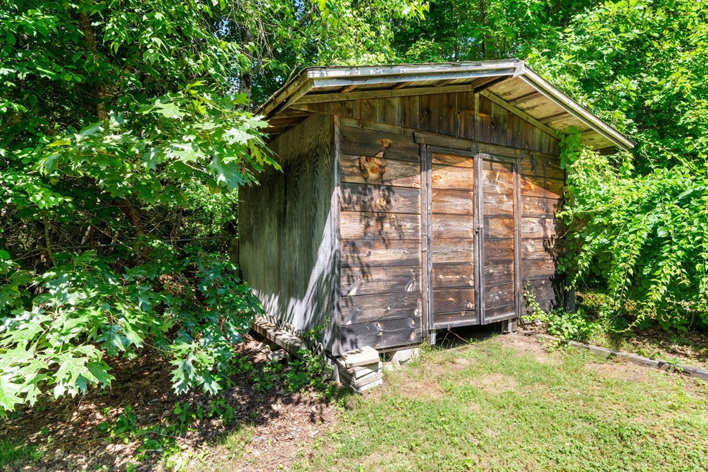 465 Doe Valley Road Athol, MA 01331 - Photo 26 of 36 a view of a back yard of the house