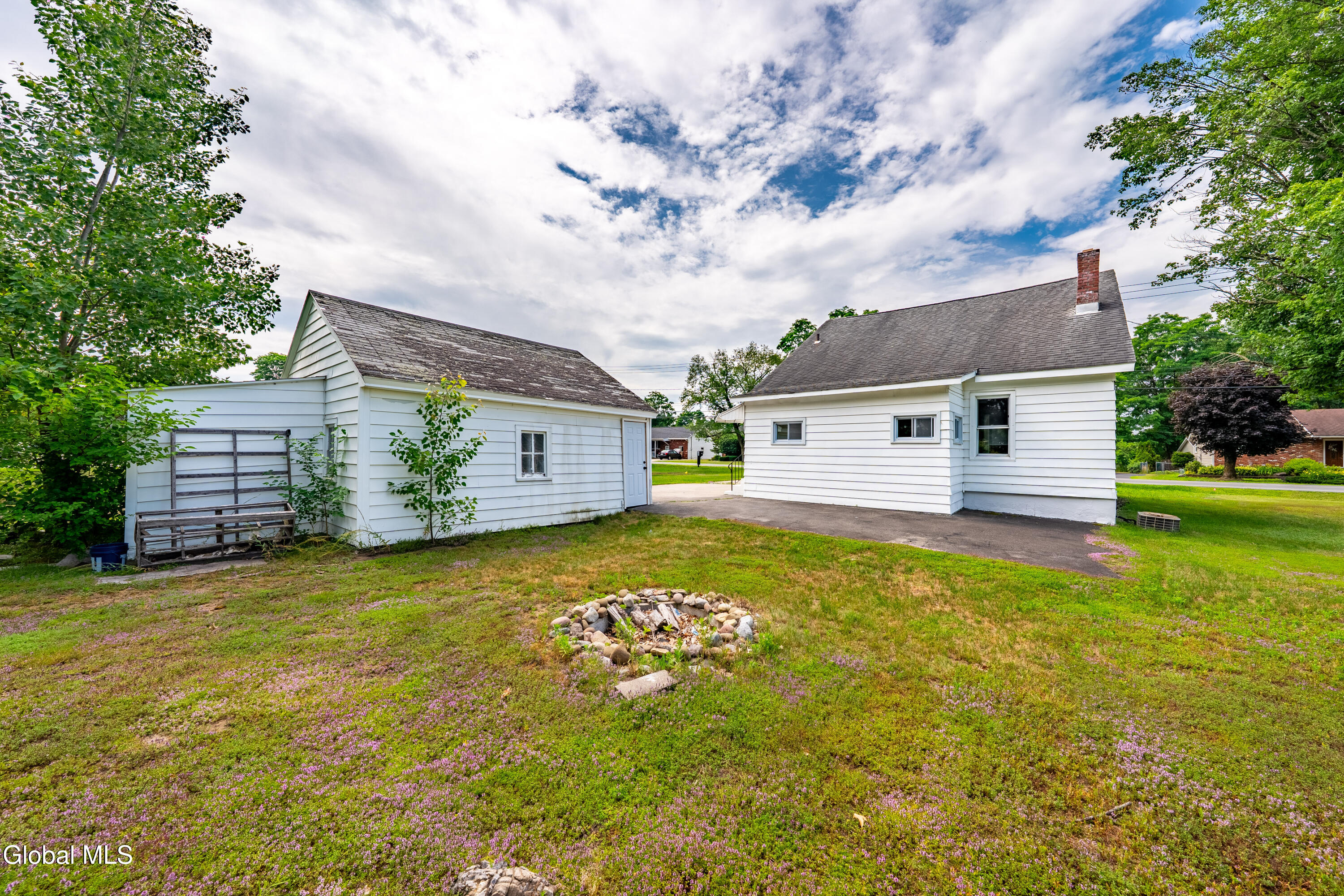 1012 Princetown Road Rotterdam, NY 12306 - Photo 3 of 19 DSC05867-HDR