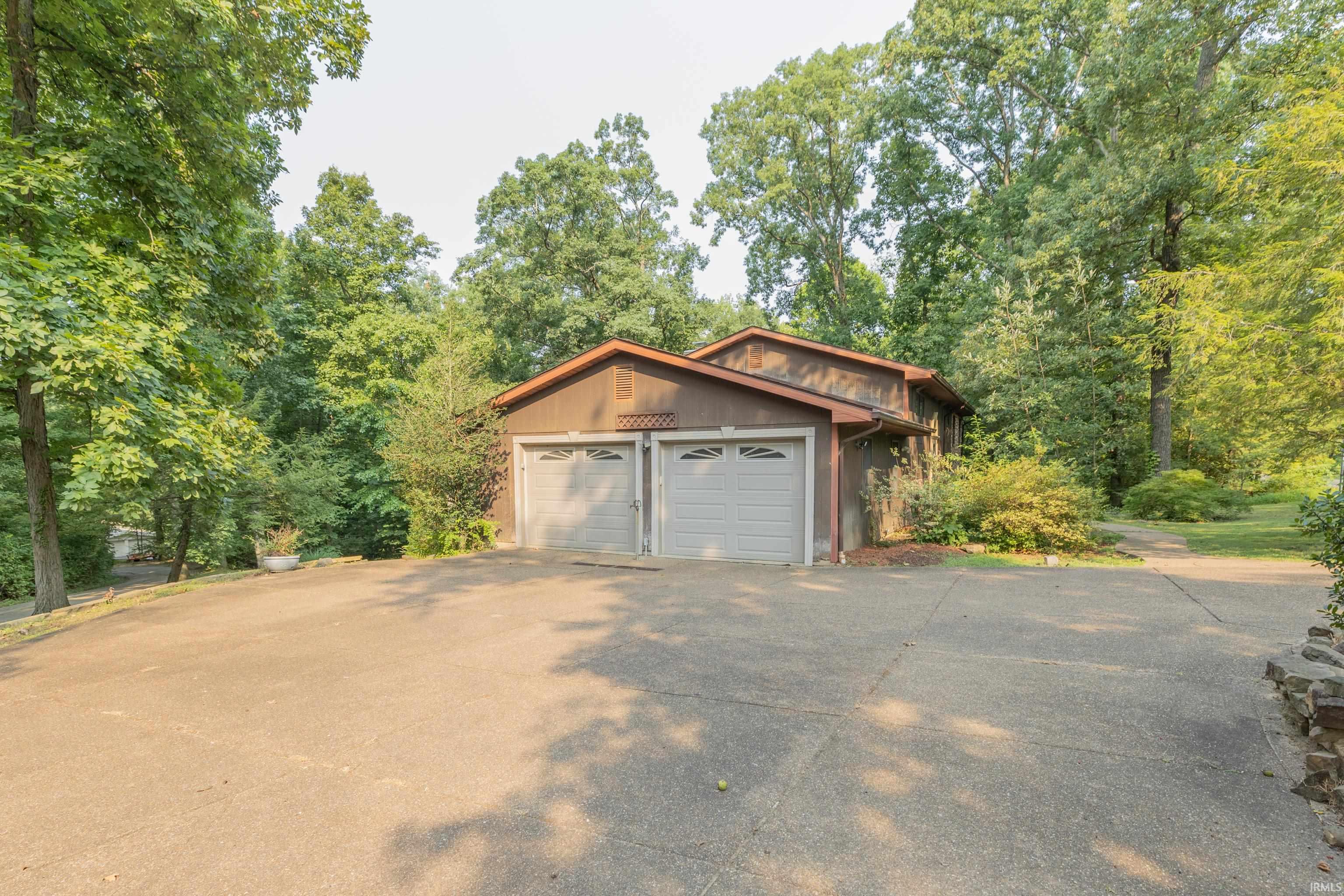 10140 Browning Road Evansville, IN 47725 - Photo 4 of 35 Gallery Image 4