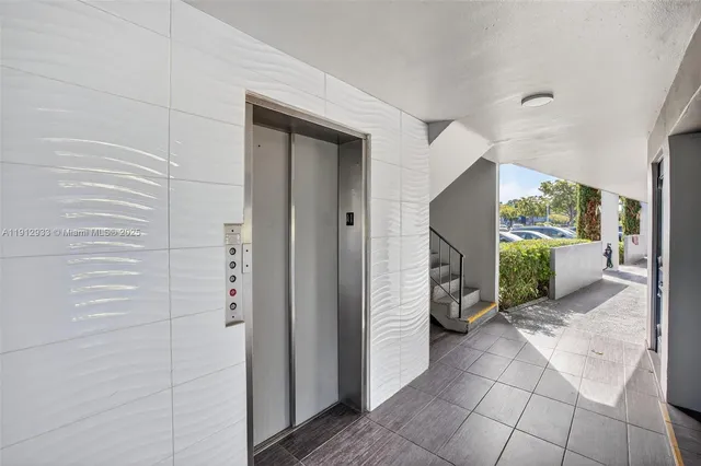 $112,500 | 7817 Golf Cir Drive, Unit 305, Margate, FL 33063