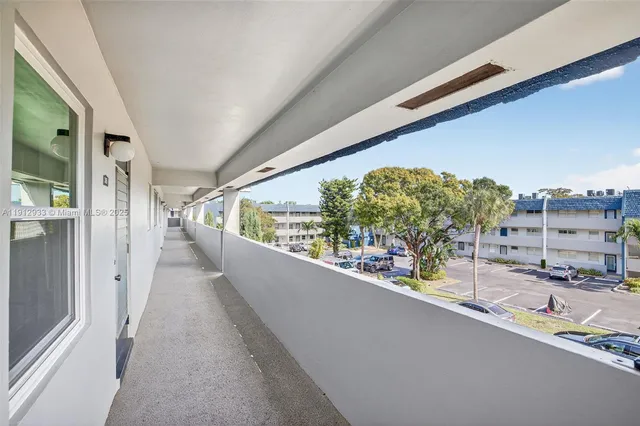 $112,500 | 7817 Golf Cir Drive, Unit 305, Margate, FL 33063