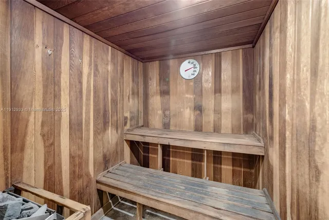 $112,500 | 7817 Golf Cir Drive, Unit 305, Margate, FL 33063