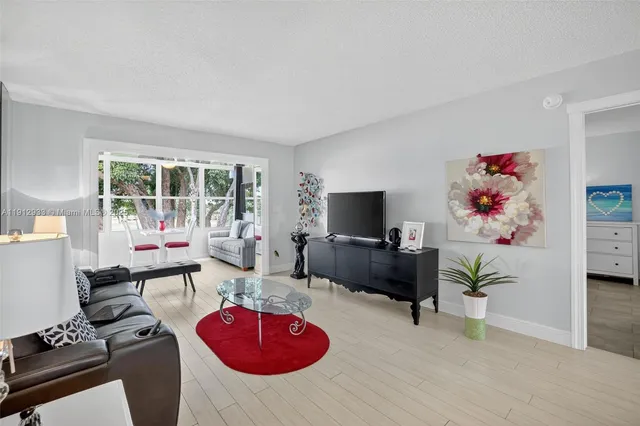 $112,500 | 7817 Golf Cir Drive, Unit 305, Margate, FL 33063