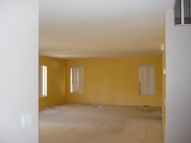 10386 West Piccadilly Road Avondale, AZ 85392 - Photo 5 of 5 Family Room