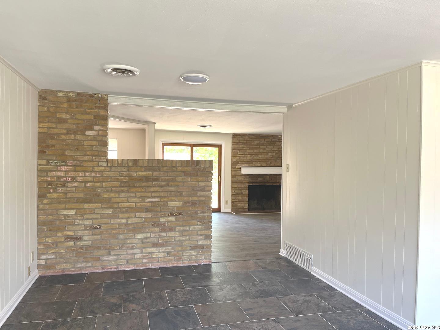 425 Driftwind Drive Windcrest, TX 78239 - Photo 5 of 37