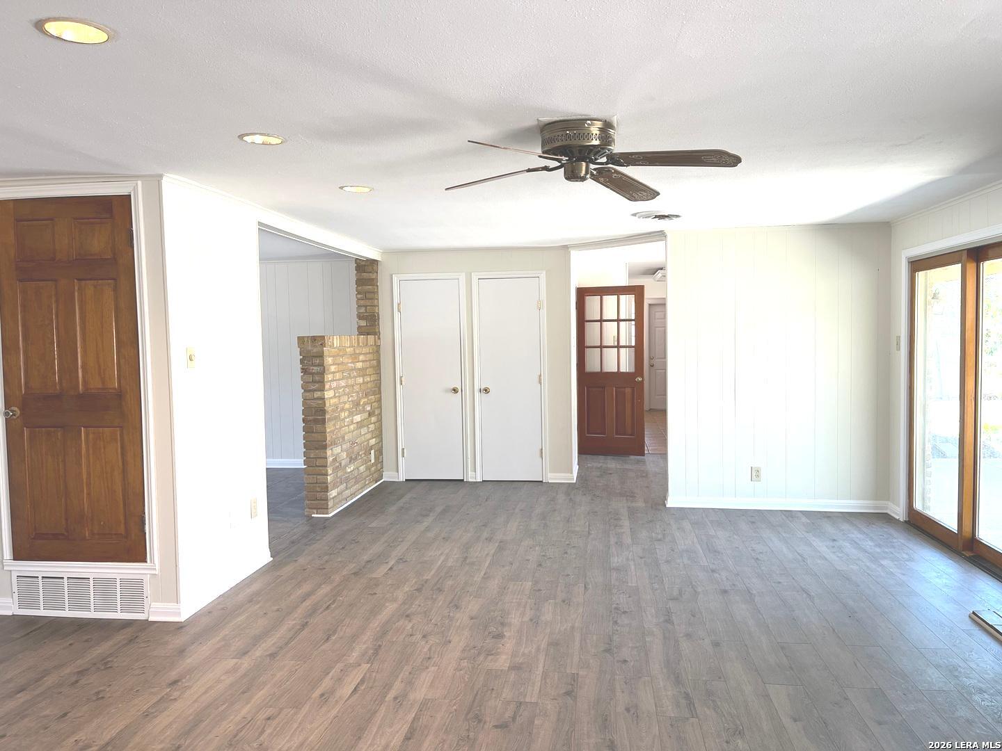425 Driftwind Drive Windcrest, TX 78239 - Photo 8 of 37