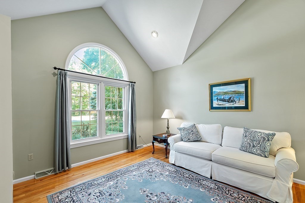 14 Woodcrest Road Westborough, MA 01581 - Photo 11 of 36 Gallery Image 11