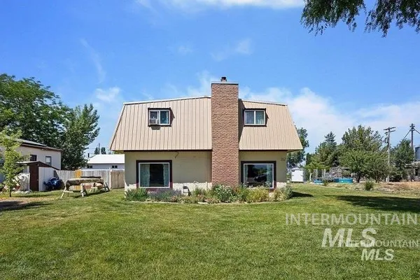$299,000 | 312 Boyd Street West, Murtaugh, ID 83344
