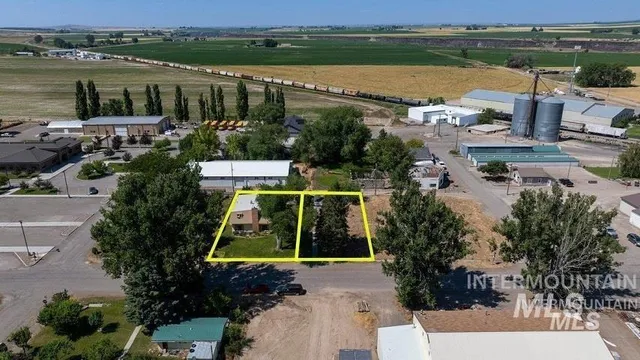 $299,000 | 312 Boyd Street West, Murtaugh, ID 83344