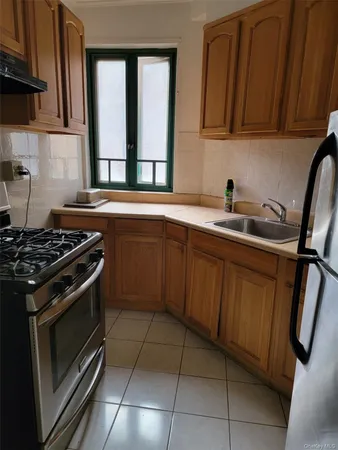 $260,000 | 2220 East Tremont Avenue, Unit 4E | Parkchester