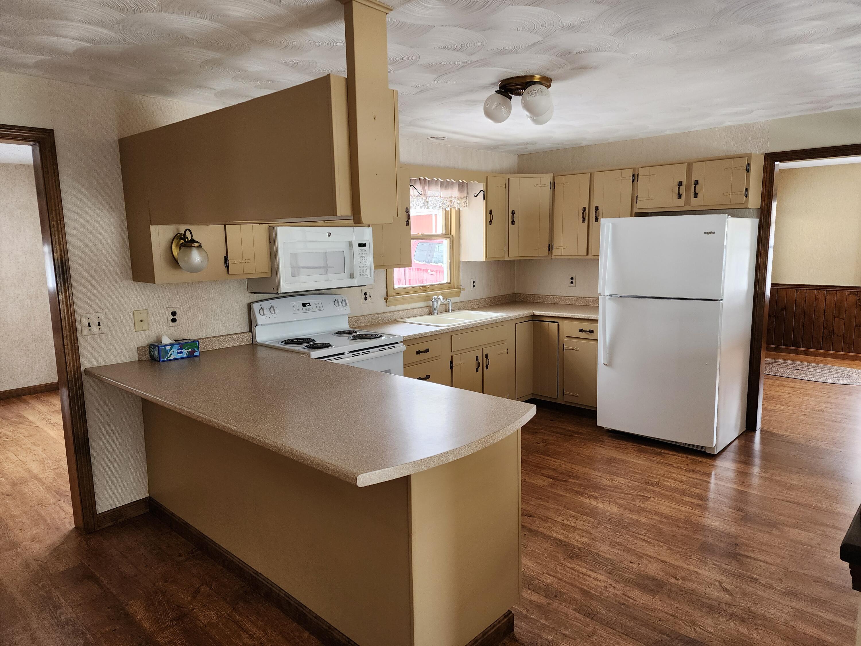 5 Hillsdale Road Jay, ME 04239 - Photo 23 of 59 Breakfast bar!