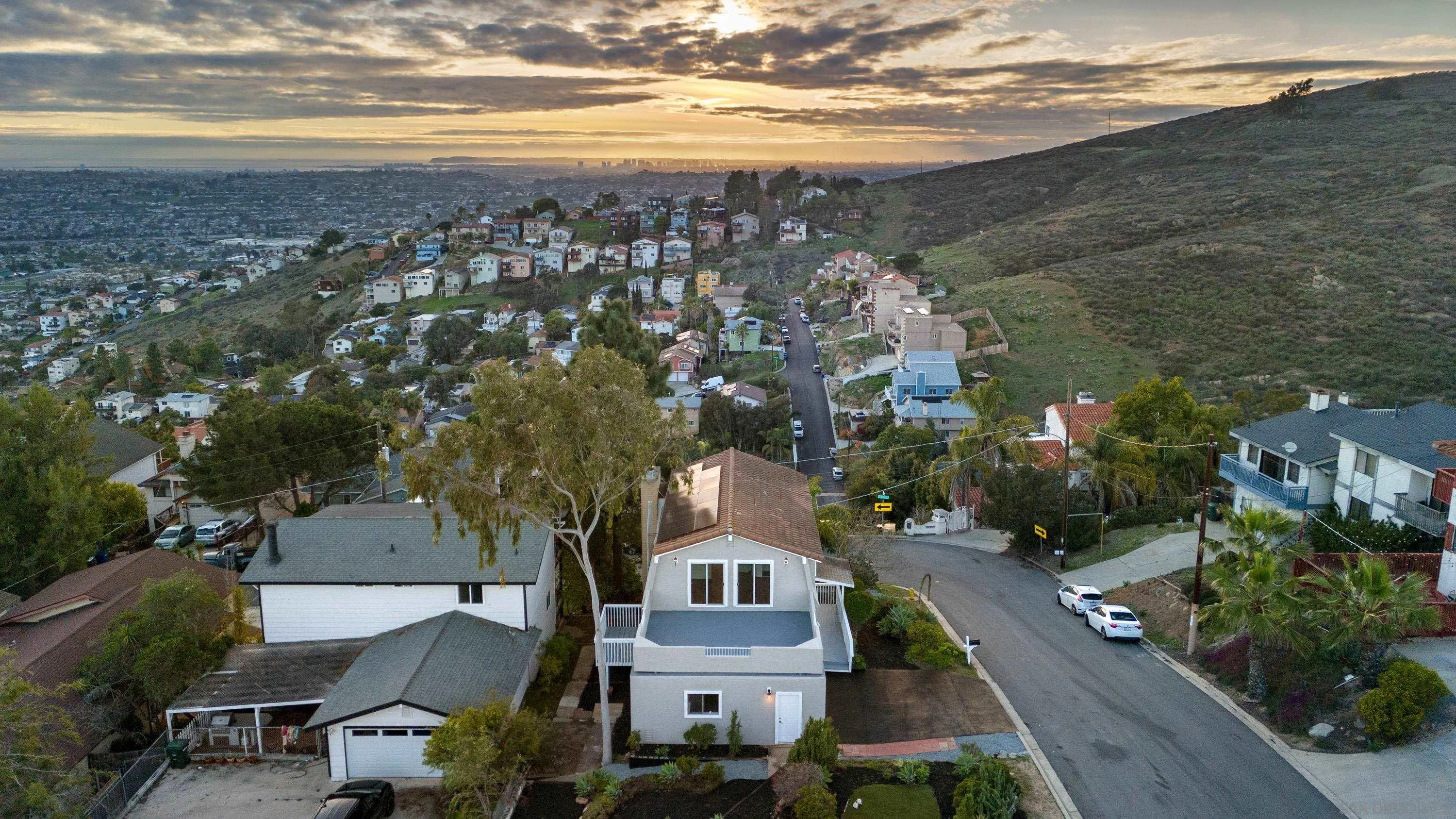 9811 Eucalyptus Street Spring Valley, CA 91977 - Photo 46 of 55 a view of city with ocean