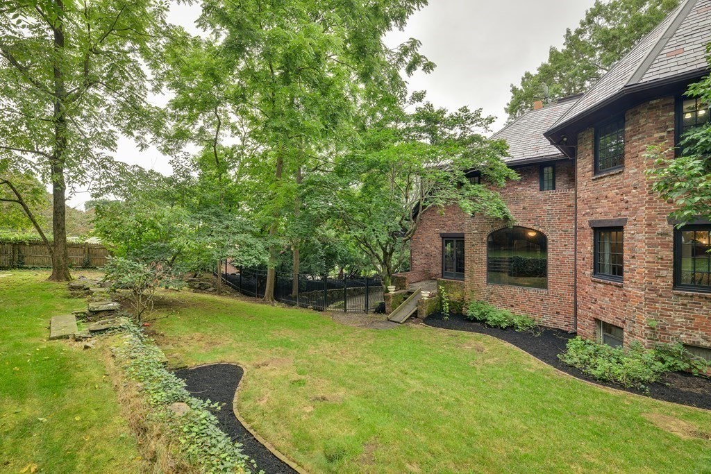 84 Hammondswood Road Newton, MA 02467 - Photo 3 of 25 Gallery Image 3