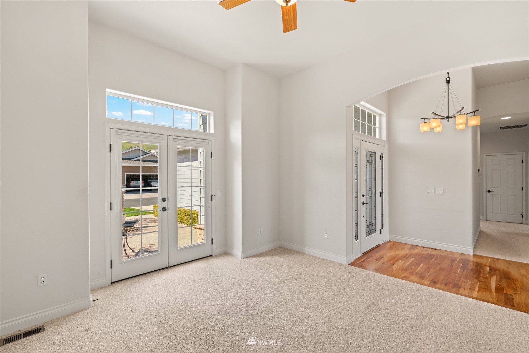 1845 Maple Street, Unit 9 Wenatchee, WA 98801 - Photo 5 of 20 a bedroom with a bed and a cabinets