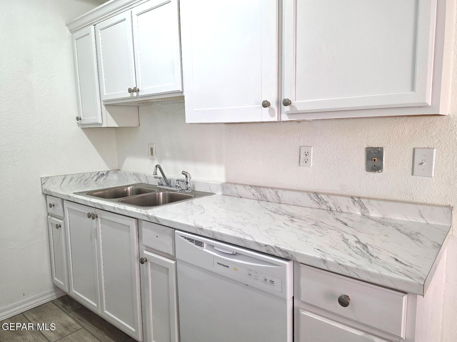 944 Montera Road El Paso, TX 79907 - Photo 10 of 21 20260903_100249