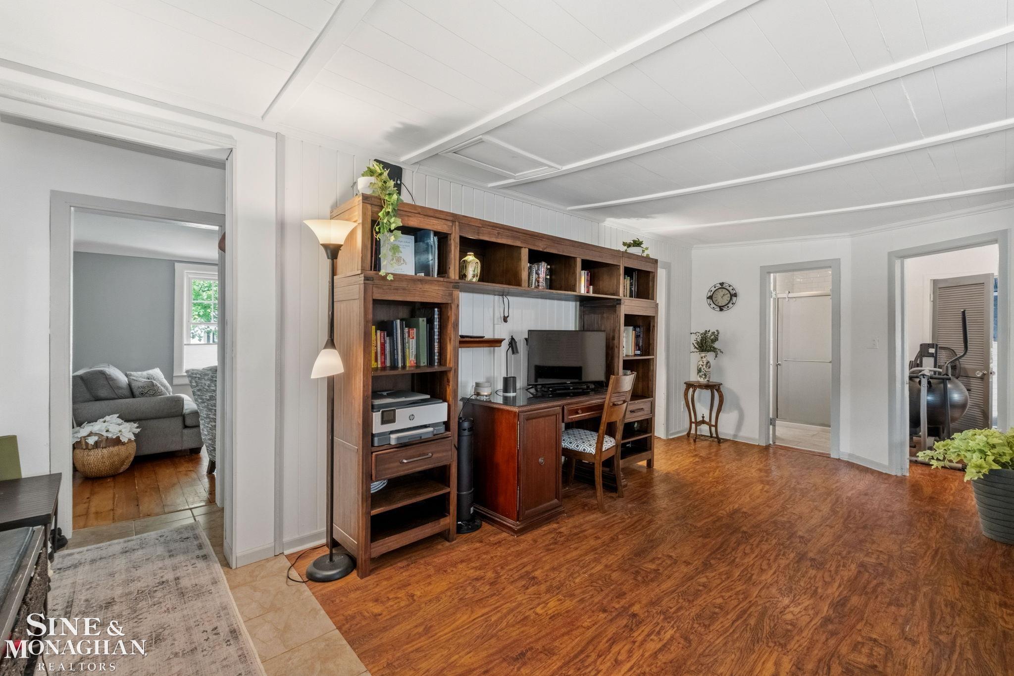 134 Kerby Road Grosse Pointe, MI 48236 - Photo 8 of 69 50213365-79aa2bae-414d-420a-bdcd-d452c8e29e3f.JPG