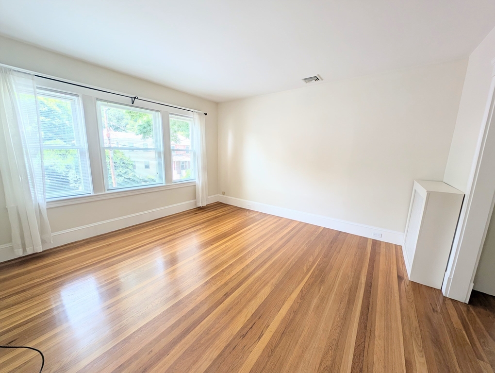 184 Parmenter Road, Unit 2 Newton, MA 02465 - Photo 2 of 20 Gallery Image 2