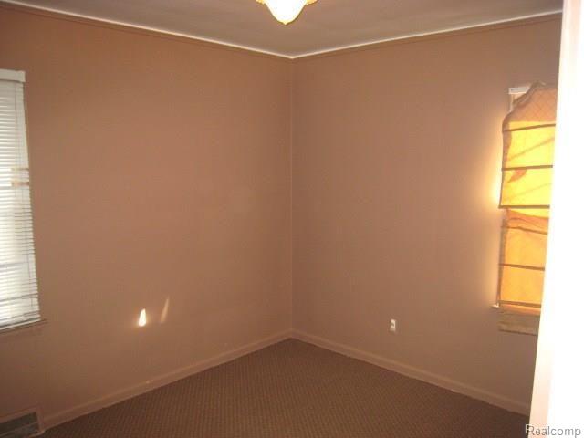 7650 Ternes Dearborn, MI 48126 - Photo 7 of 10
