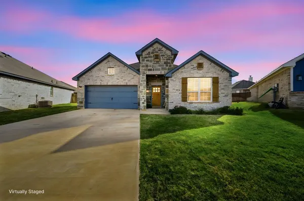 $375,000 | 315 Bronco Drive, Pilot Point, TX 76258