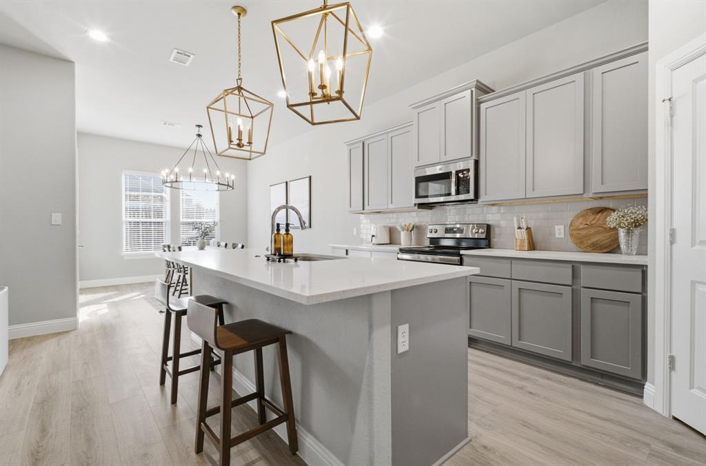 315 Bronco Drive Pilot Point, TX 76258 - Photo 2 of 40