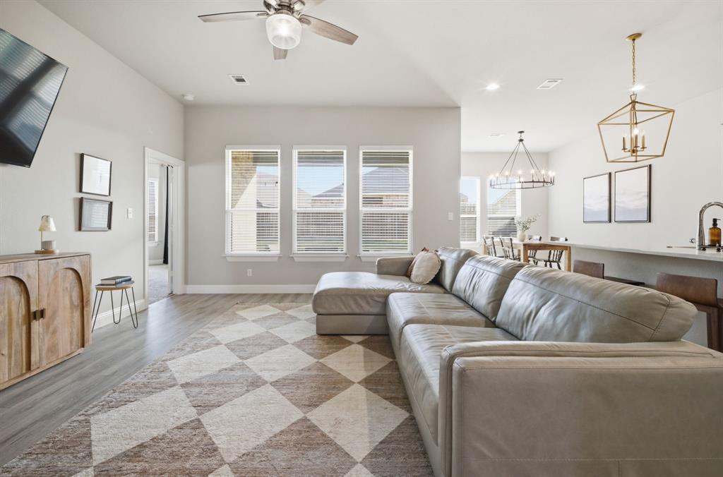 315 Bronco Drive Pilot Point, TX 76258 - Photo 3 of 40