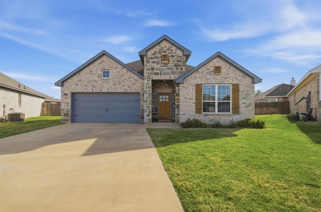 315 Bronco Drive Pilot Point, TX 76258 - Photo 5 of 40