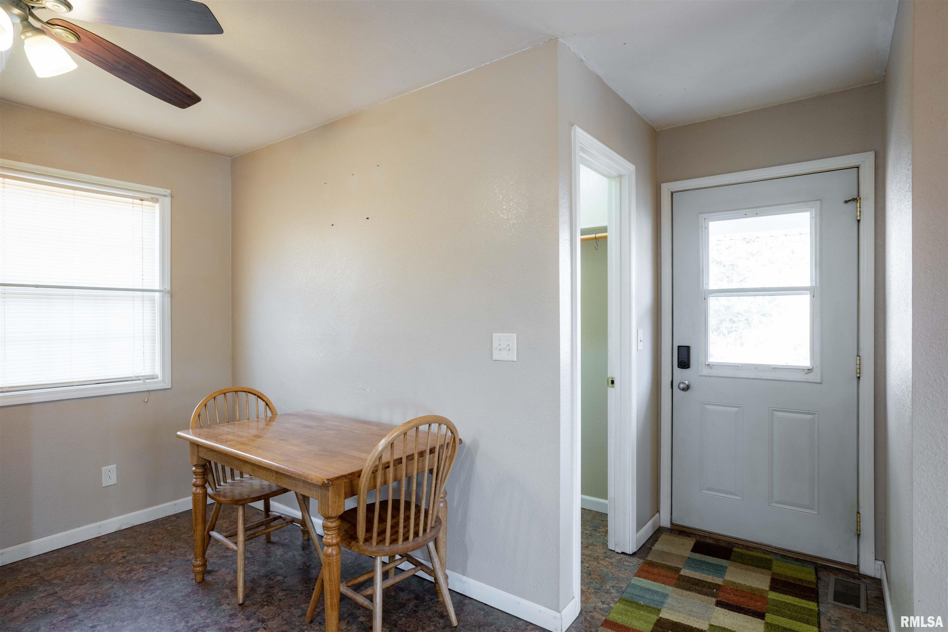 12855 Cleveland Lane Pittsburg, IL 62974 - Photo 12 of 32