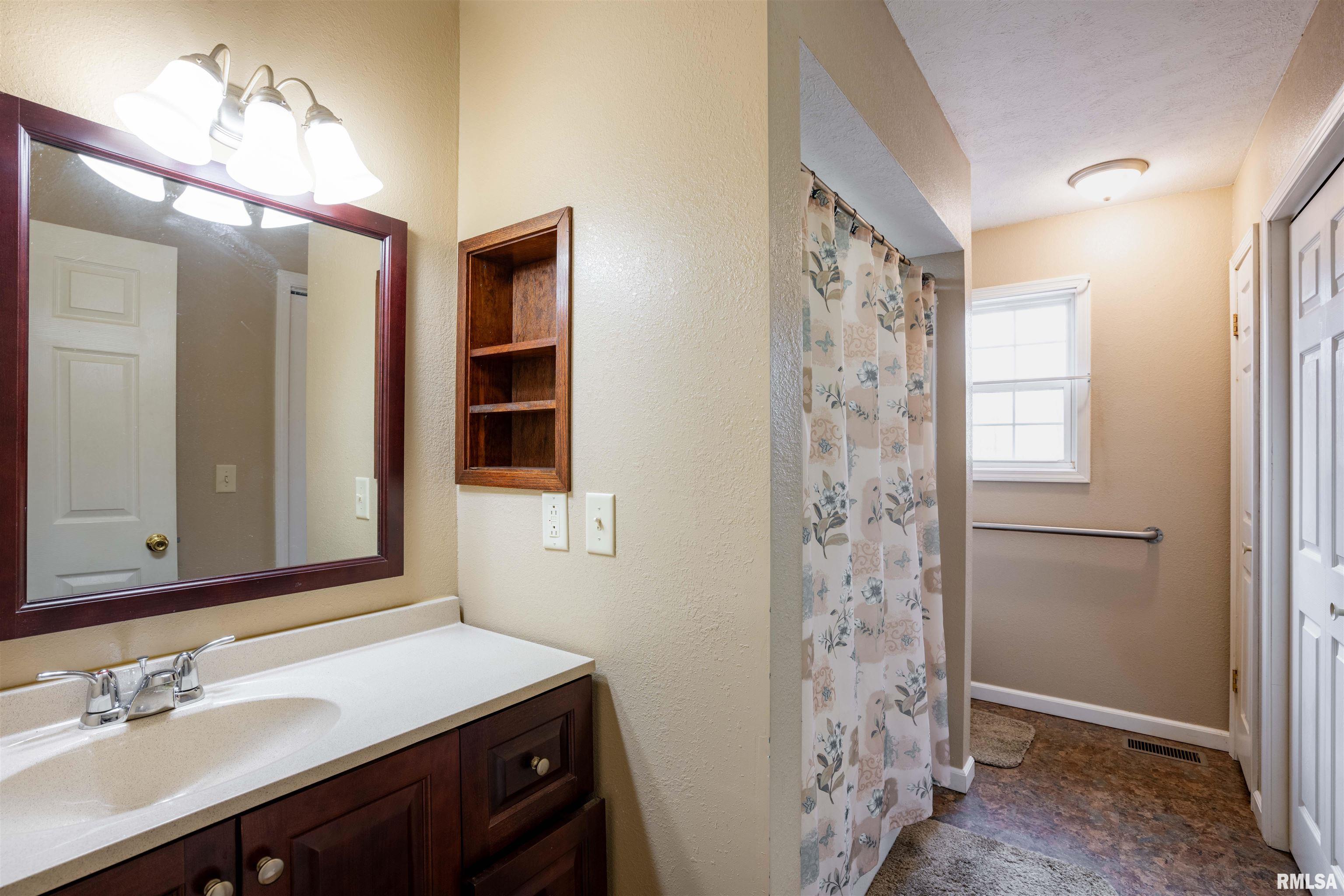 12855 Cleveland Lane Pittsburg, IL 62974 - Photo 18 of 32