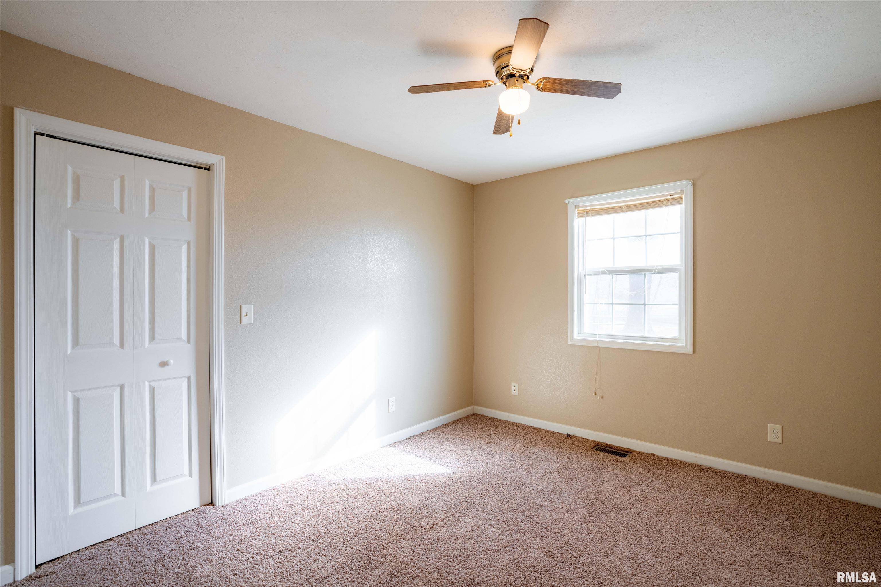 12855 Cleveland Lane Pittsburg, IL 62974 - Photo 19 of 32