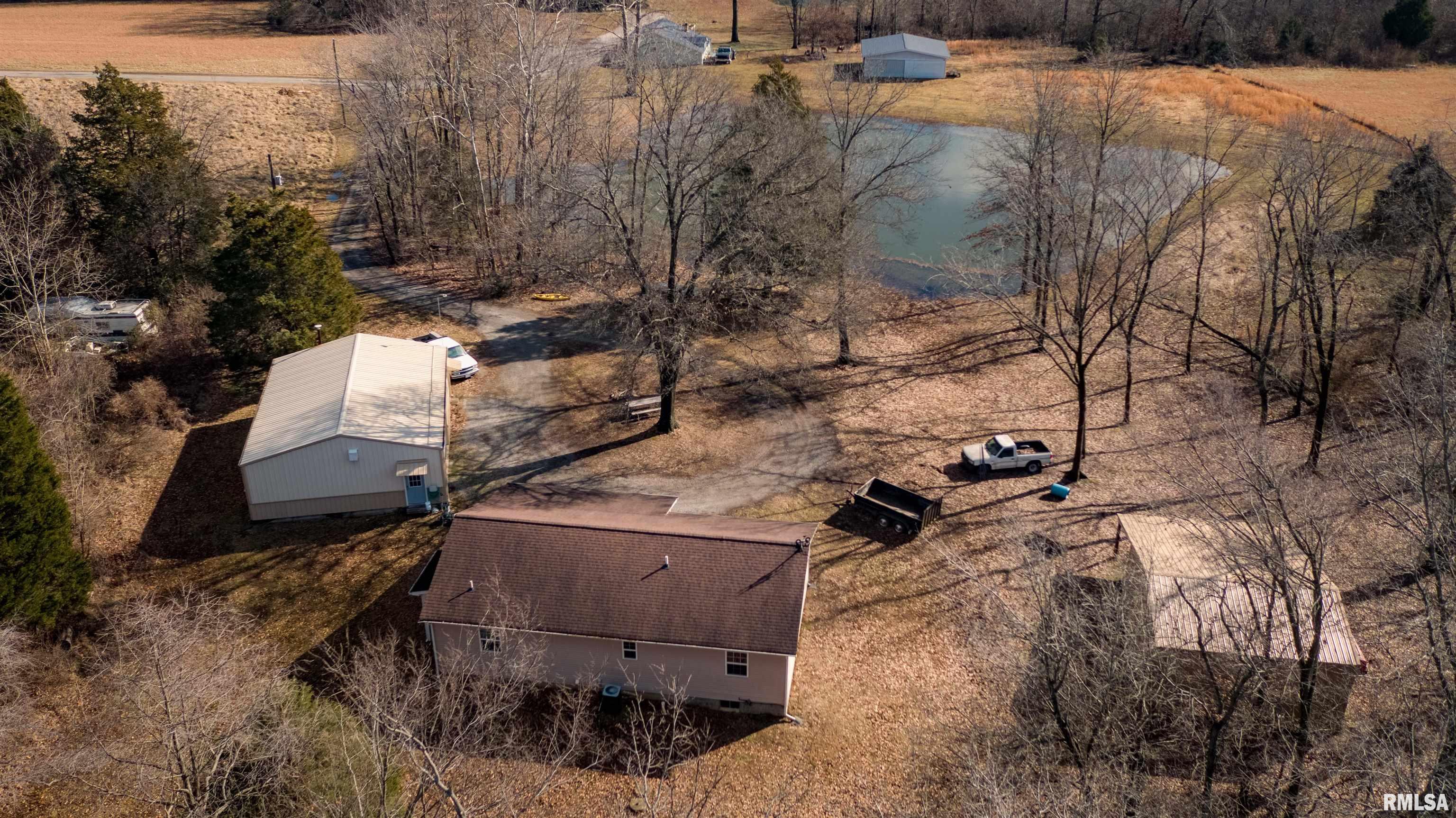 12855 Cleveland Lane Pittsburg, IL 62974 - Photo 4 of 32