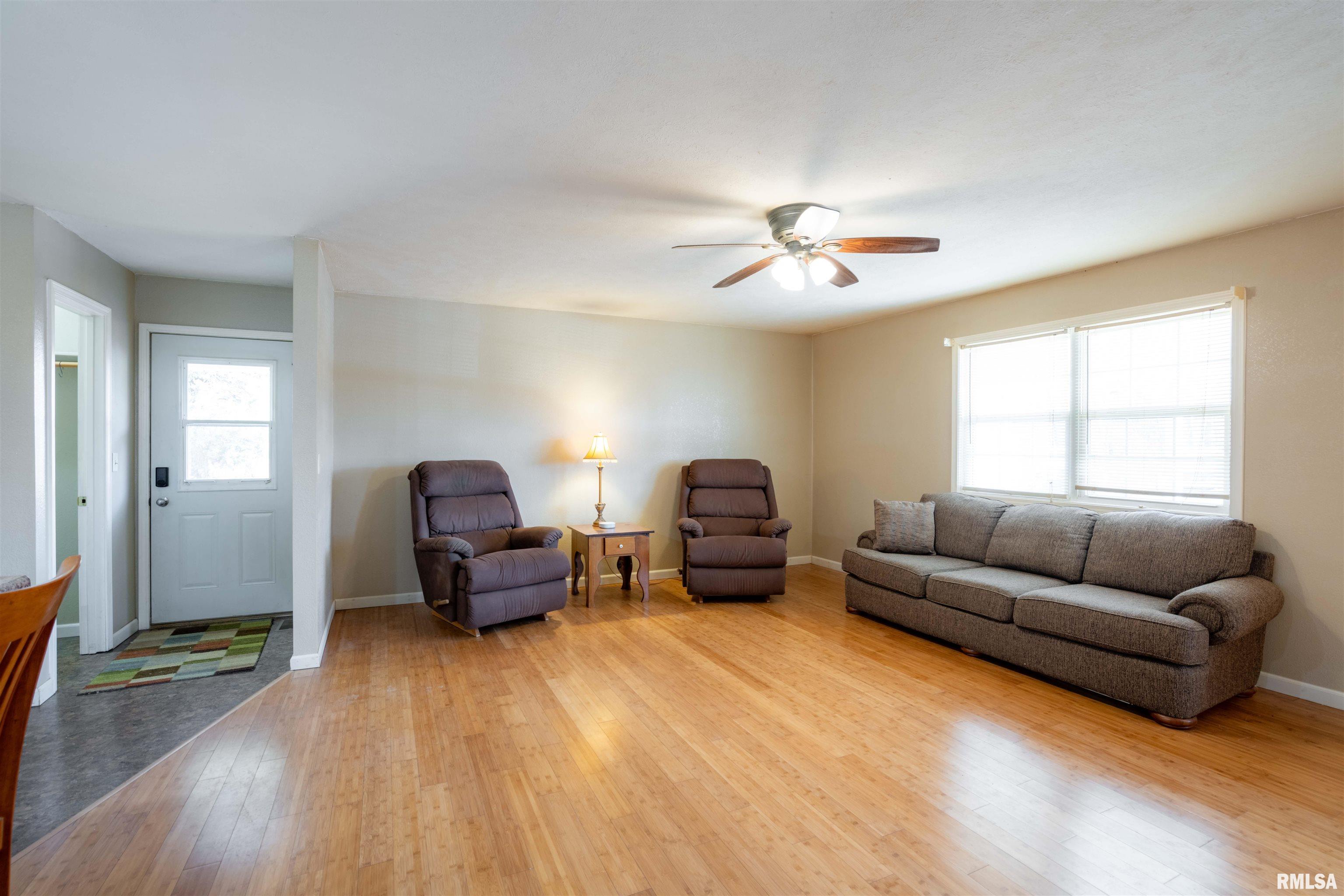 12855 Cleveland Lane Pittsburg, IL 62974 - Photo 6 of 32