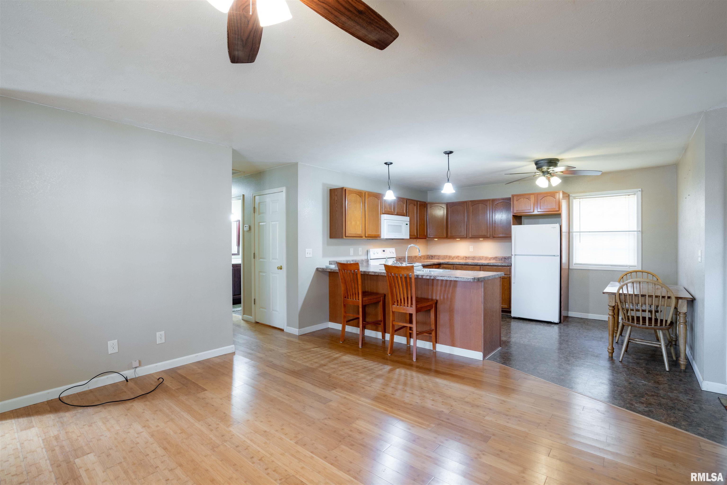 12855 Cleveland Lane Pittsburg, IL 62974 - Photo 8 of 32