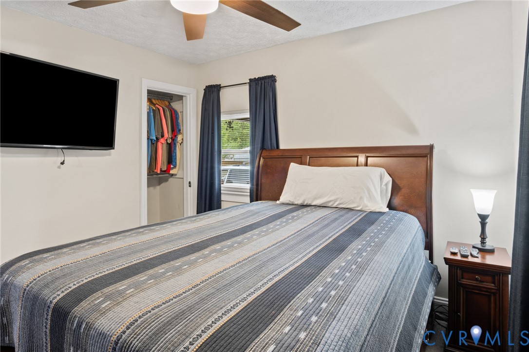 2433 Osborne Road Chester, VA 23831 - Photo 11 of 24 Gallery Image 11