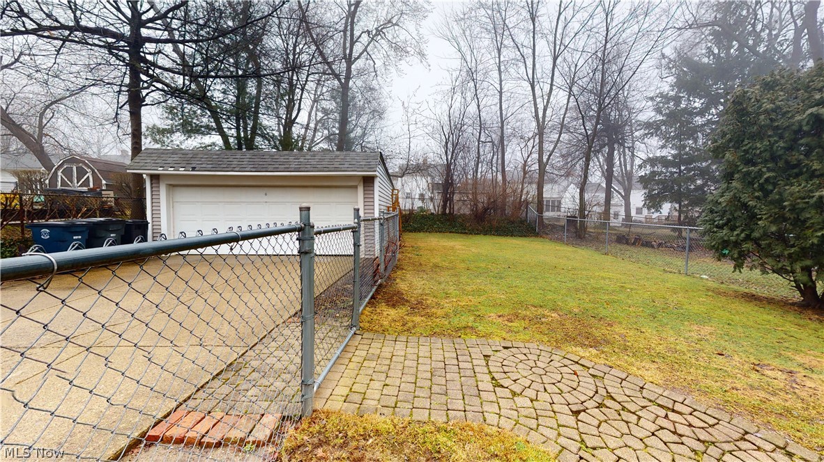 1527 Edgefield Road Lyndhurst, OH 44124 - Photo 22 of 25 2 car garage and fenced in backyard