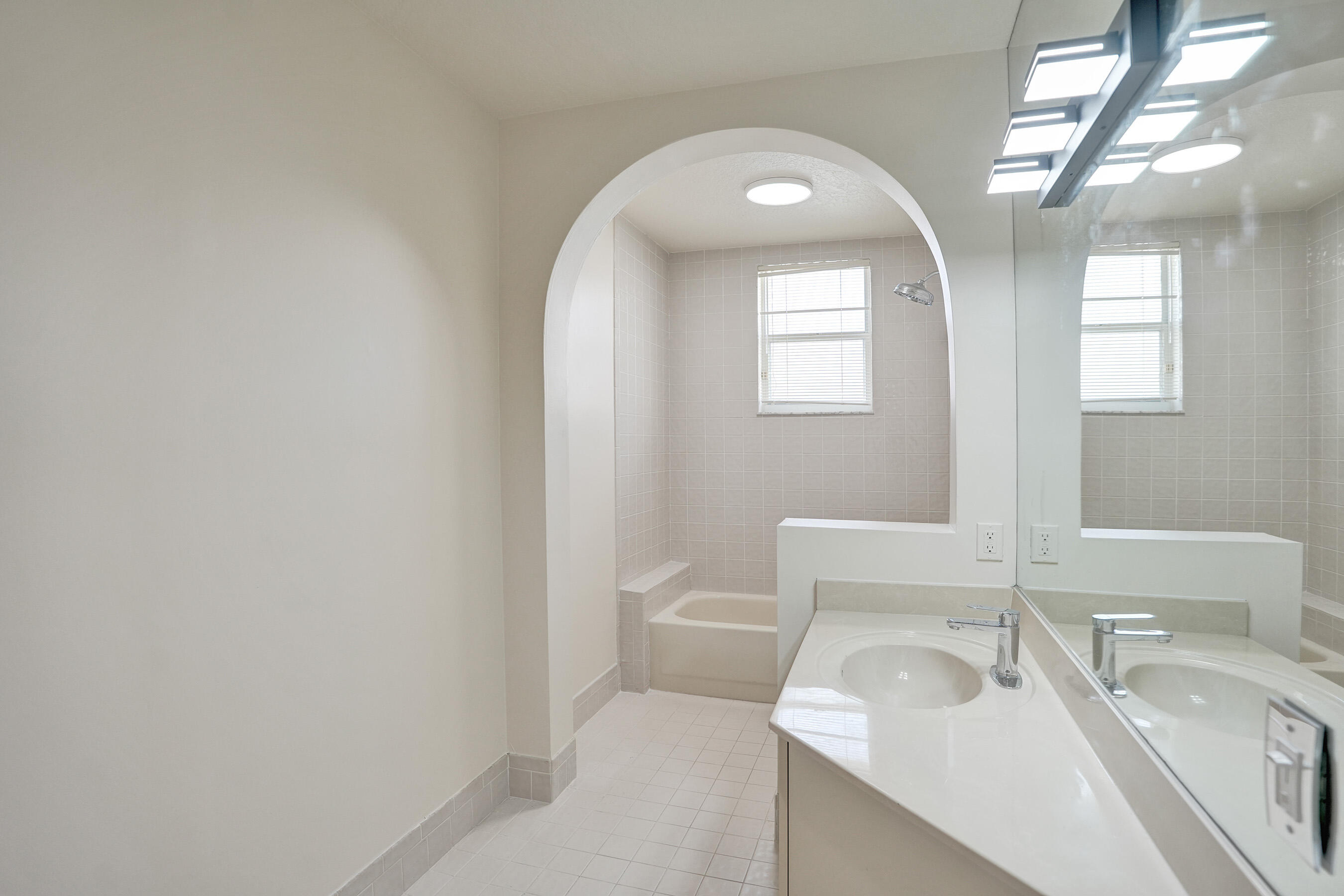 6809 Portside Drive Boca Raton, FL 33496 - Photo 35 of 43 Guest Bathroom