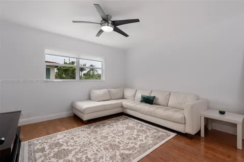 $309,000 | 611 Northeast 14th Avenue, Unit 206, Fort Lauderdale, FL 33304