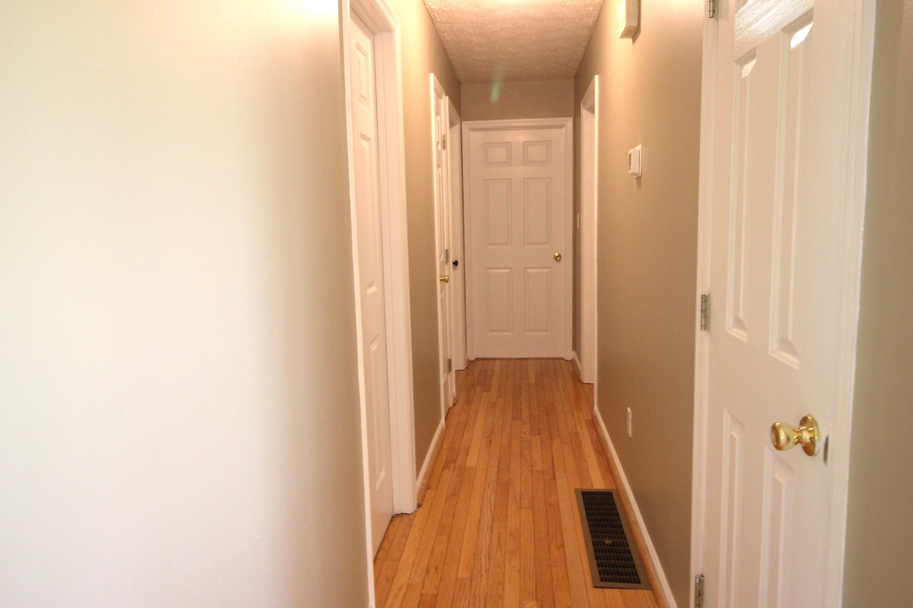 312 Springhurst Drive Berea, KY 40403 - Photo 23 of 45 Hallway